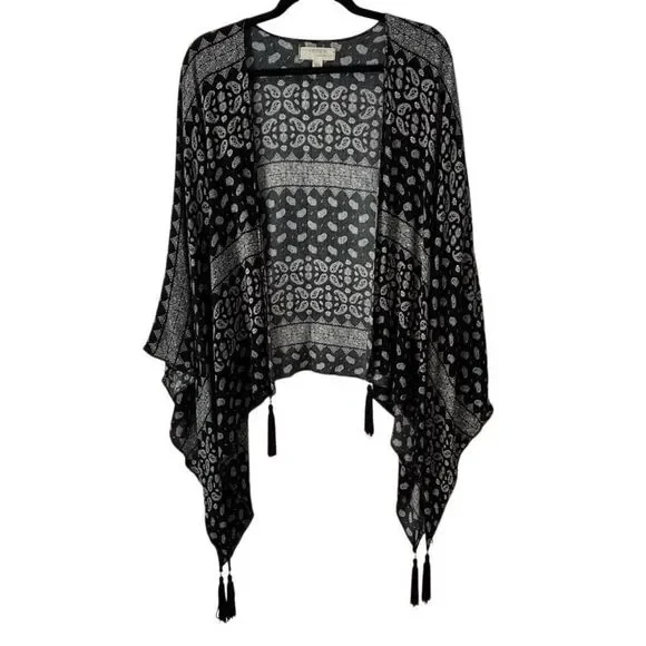 Selga one size black & white paisley tassel ruana open front - Picture 4 of 12